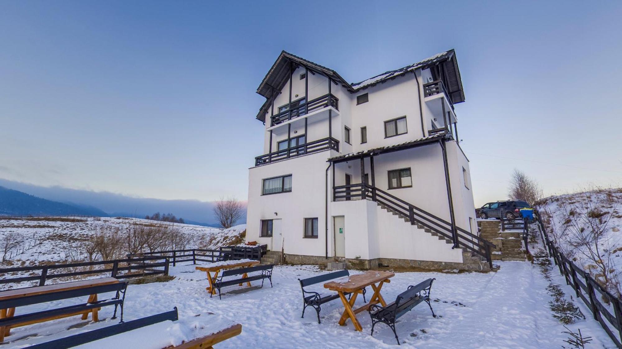 Vila Luca-Hotel Şirnea Esterno foto